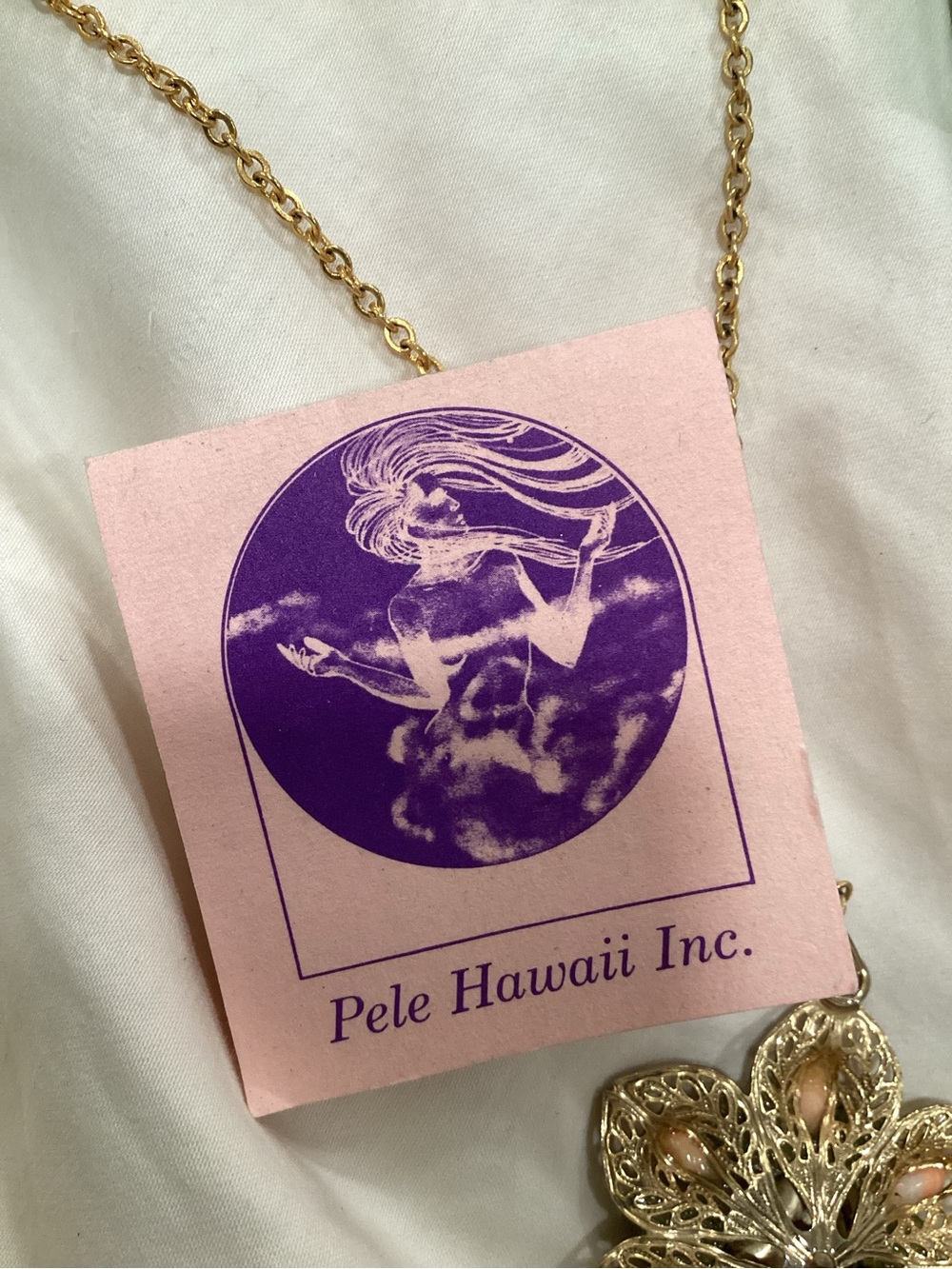 Pele Hawaii VTG Hawaiian Flower pendant necklace, pink coral NIB - Picture 3 of 5